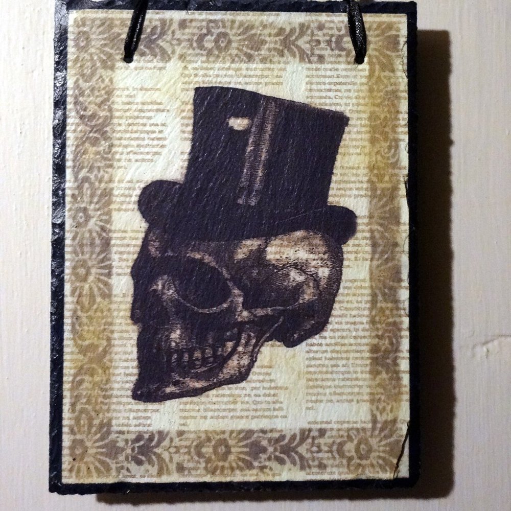 💥Skull Slate Wall Hanging